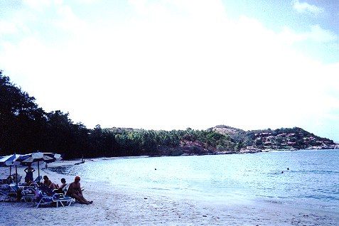 One if the little coves of Choeng Mon Beach